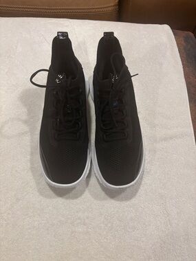 Under Armour Men's Curry’sBlack Knit Sneakers with White Outsole